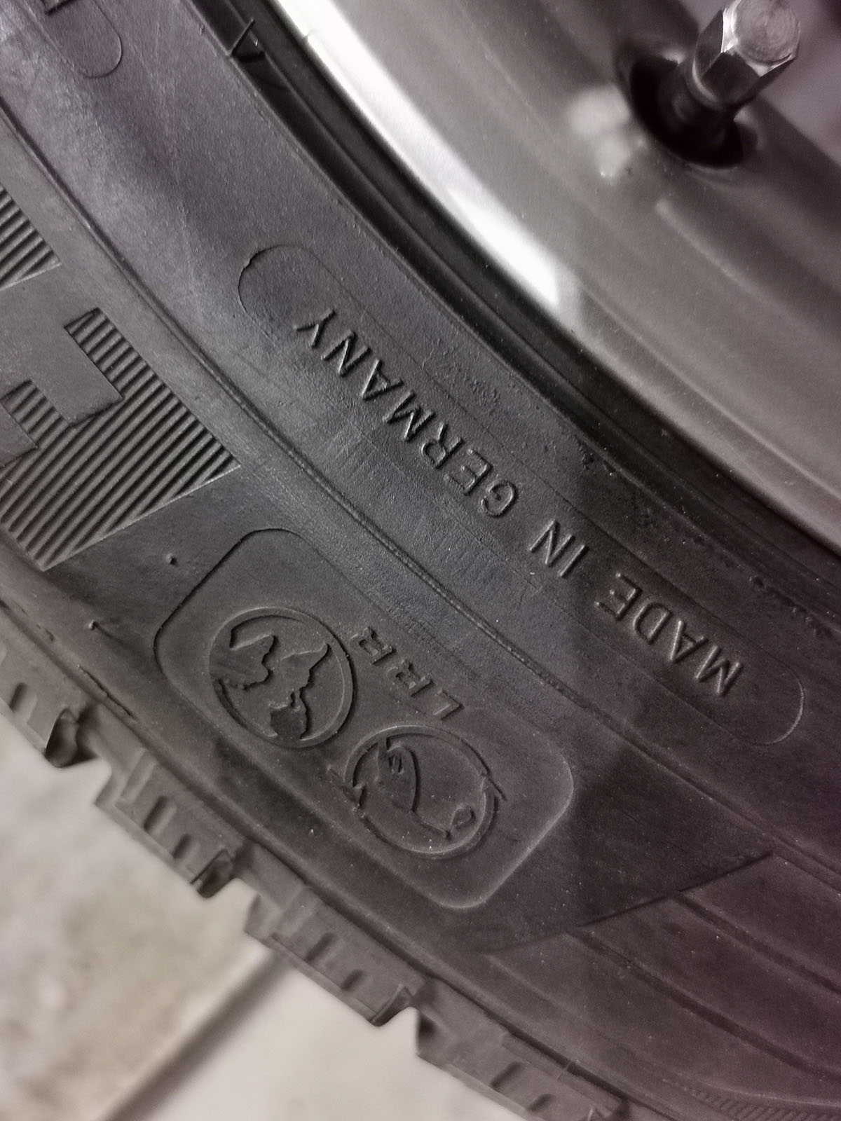 Шины Goodyear EfficientGrip SUV - Japan Wheels