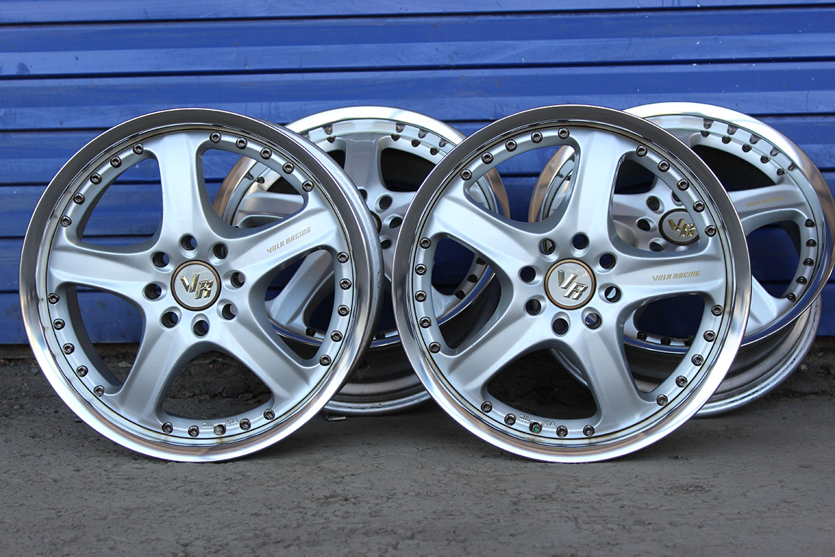 Dm диски. Диски rays Volk Racing av3. Диски волк рейсинг 17. Диски rays Volk на е60. Диски Volk Racing r17 5x112.