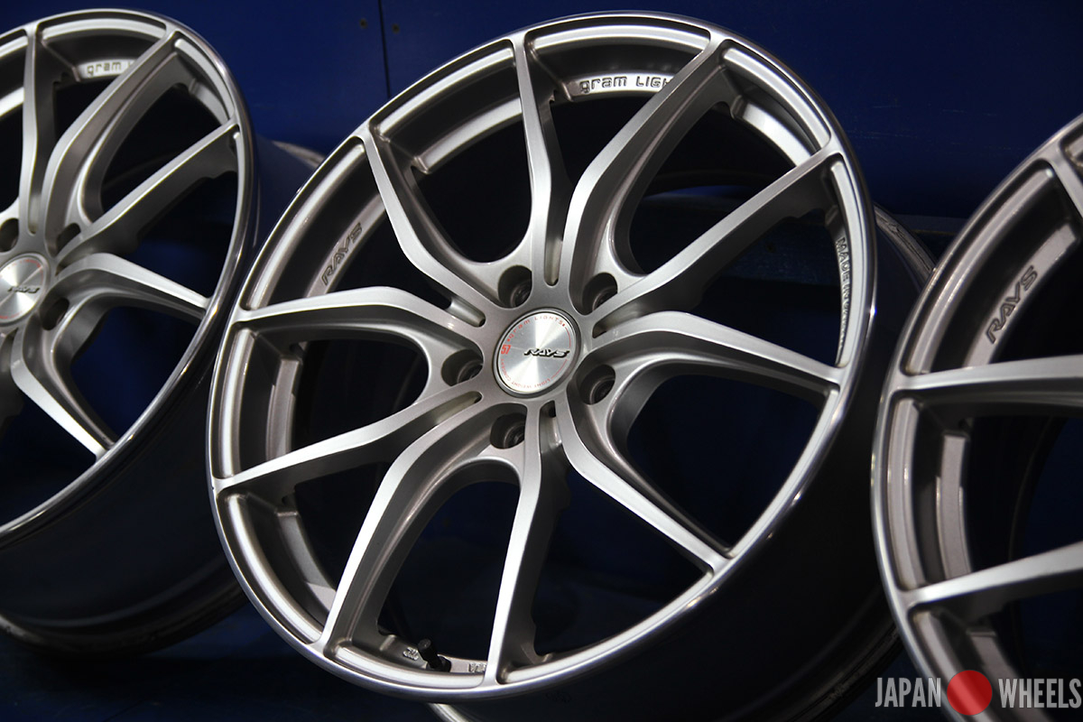 RAYS GRAM LIGHTS 57FXX 16/6.5/100/40 4本 Gram Lights 57FXX 4x100 16